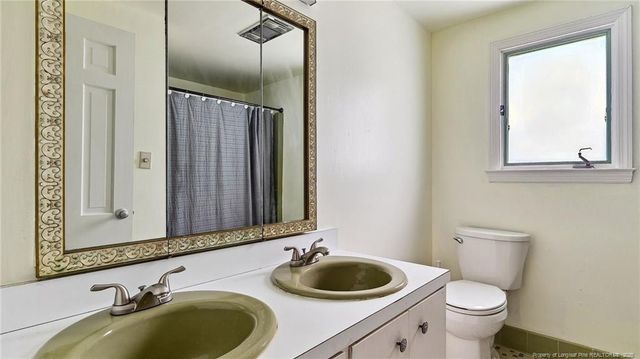 1855 Riverside Boulevard, Lumberton, NC 28358