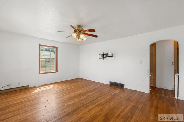 570 S Park Avenue, Shelley, ID 83274