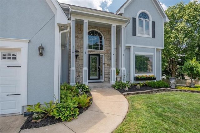 2525 SE Nottingham Drive, Lee's Summit, MO 64063