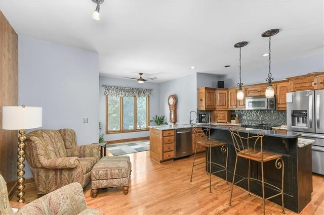 2525 SE Nottingham Drive, Lee's Summit, MO 64063