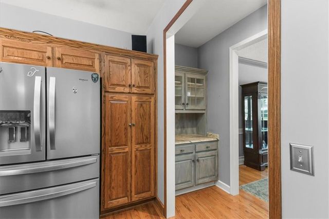 2525 SE Nottingham Drive, Lee's Summit, MO 64063
