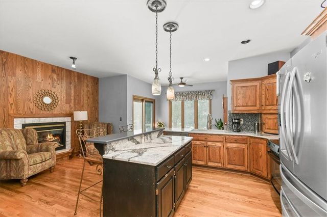 2525 SE Nottingham Drive, Lee's Summit, MO 64063