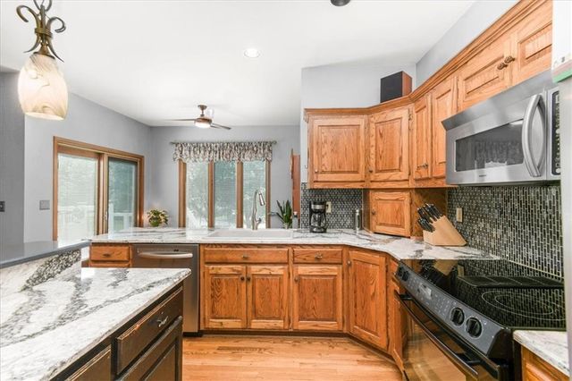 2525 SE Nottingham Drive, Lee's Summit, MO 64063