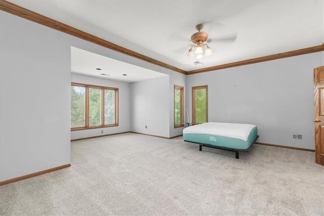 2525 SE Nottingham Drive, Lee's Summit, MO 64063