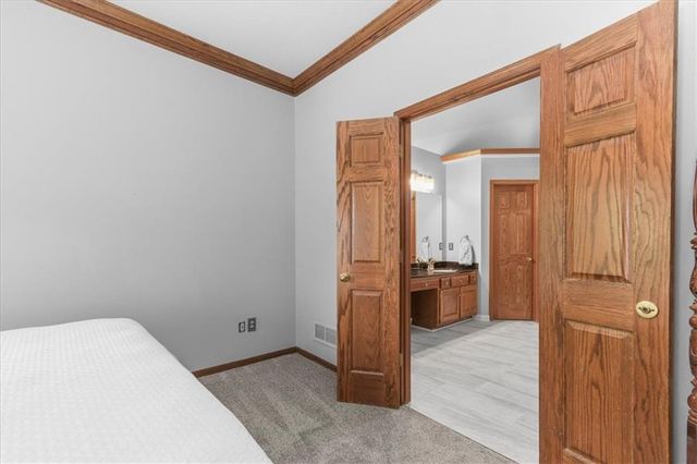 2525 SE Nottingham Drive, Lee's Summit, MO 64063