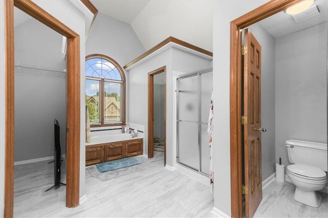 2525 SE Nottingham Drive, Lee's Summit, MO 64063