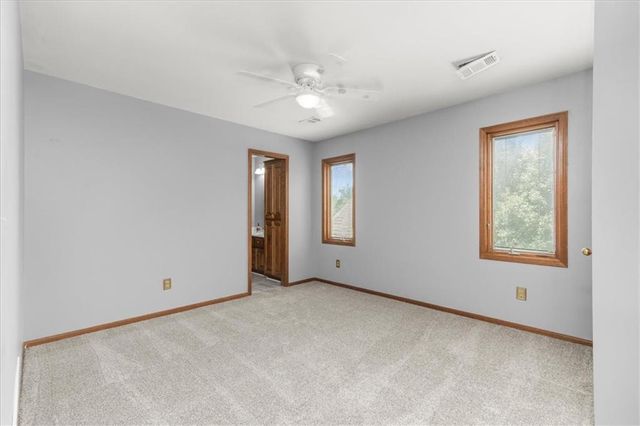 2525 SE Nottingham Drive, Lee's Summit, MO 64063