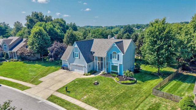 2525 SE Nottingham Drive, Lee's Summit, MO 64063