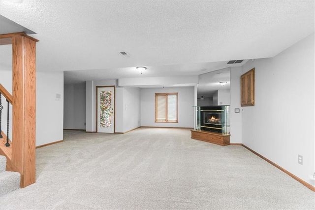 2525 SE Nottingham Drive, Lee's Summit, MO 64063