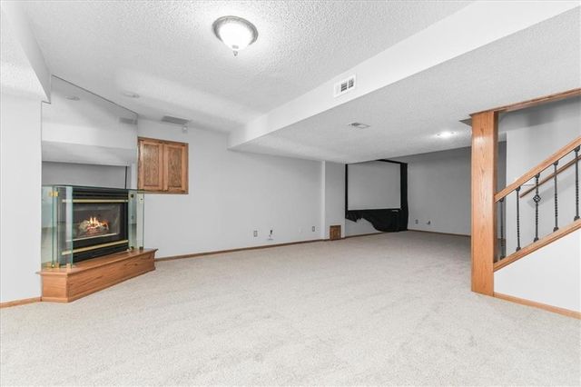 2525 SE Nottingham Drive, Lee's Summit, MO 64063