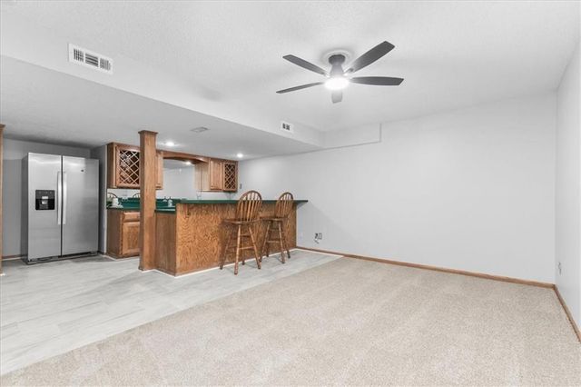 2525 SE Nottingham Drive, Lee's Summit, MO 64063