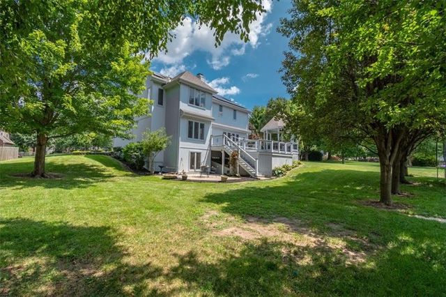2525 SE Nottingham Drive, Lee's Summit, MO 64063