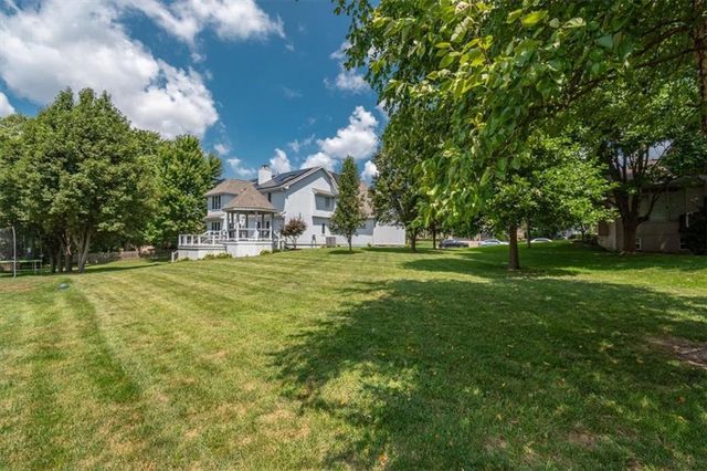 2525 SE Nottingham Drive, Lee's Summit, MO 64063