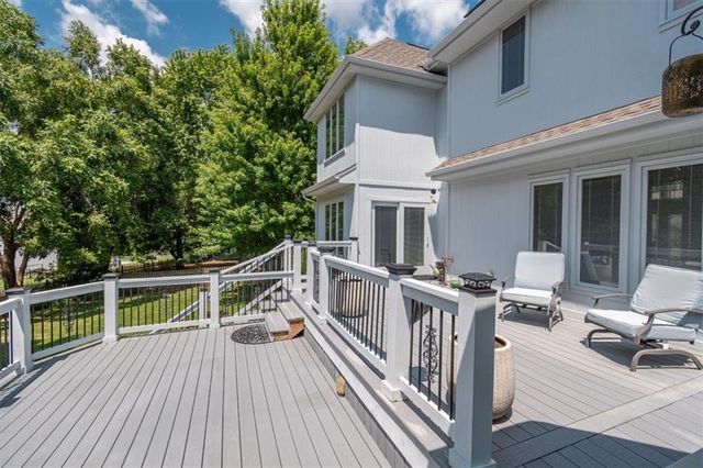 2525 SE Nottingham Drive, Lee's Summit, MO 64063