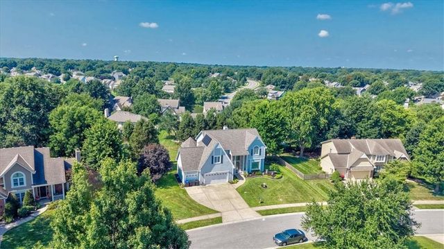 2525 SE Nottingham Drive, Lee's Summit, MO 64063