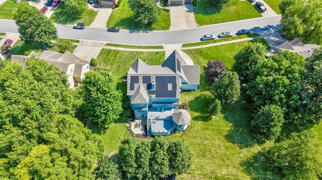 2525 SE Nottingham Drive, Lee's Summit, MO 64063