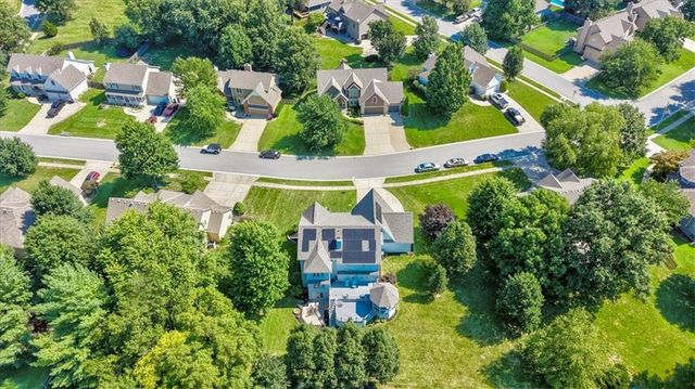 2525 SE Nottingham Drive, Lee's Summit, MO 64063