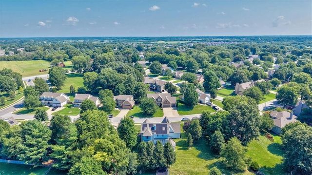 2525 SE Nottingham Drive, Lee's Summit, MO 64063