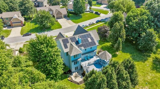 2525 SE Nottingham Drive, Lee's Summit, MO 64063