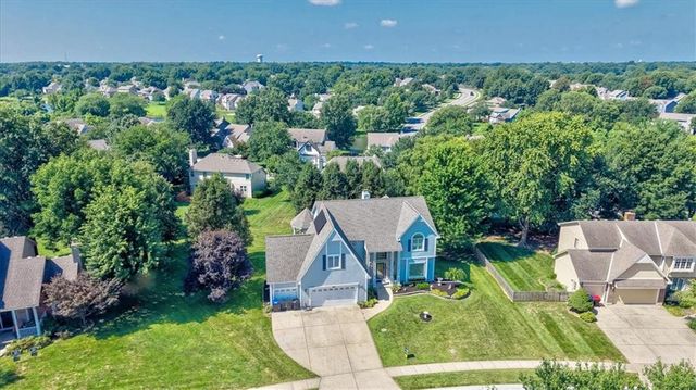 2525 SE Nottingham Drive, Lee's Summit, MO 64063