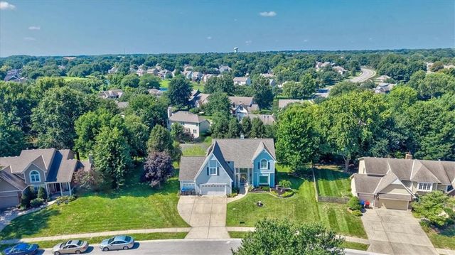 2525 SE Nottingham Drive, Lee's Summit, MO 64063
