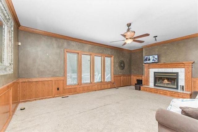 2525 SE Nottingham Drive, Lee's Summit, MO 64063