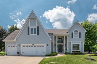 2525 SE Nottingham Drive, Lee's Summit, MO 64063