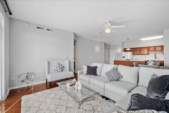 5055 Madison Street 601, Skokie, IL 60077