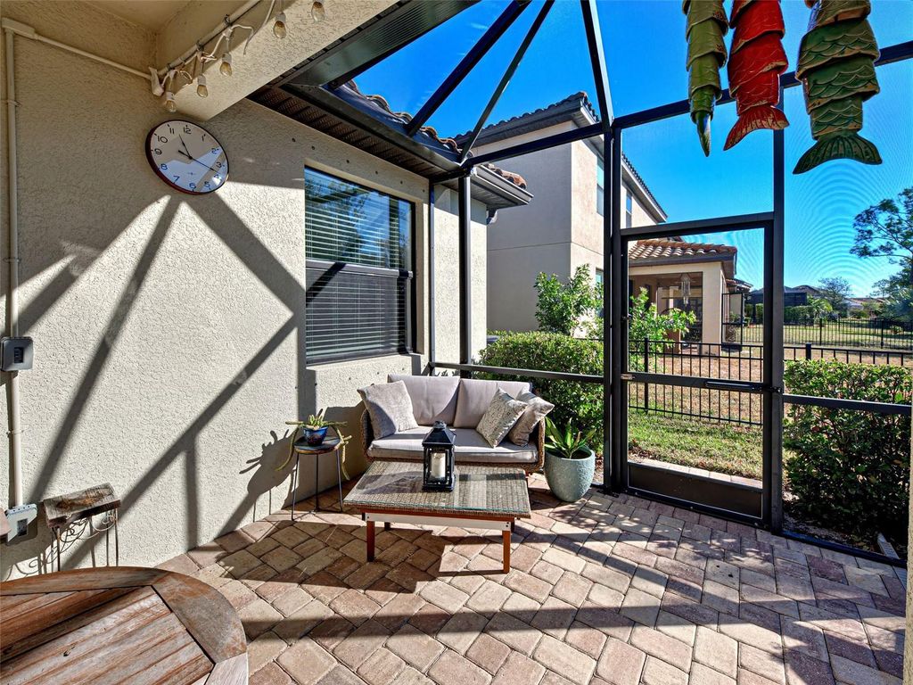 Image 13 of property listing at 12781 CINQUETERRE DRIVE, Venice, FL 34293