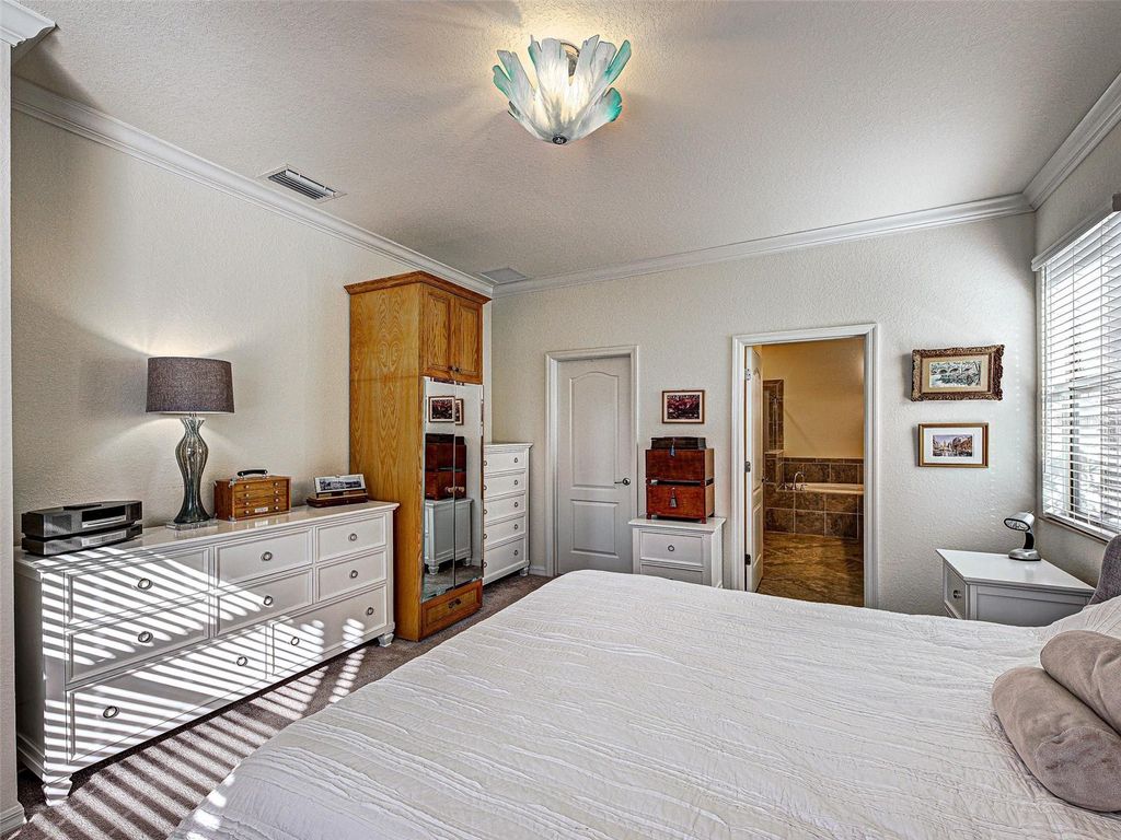 Image 23 of property listing at 12781 CINQUETERRE DRIVE, Venice, FL 34293