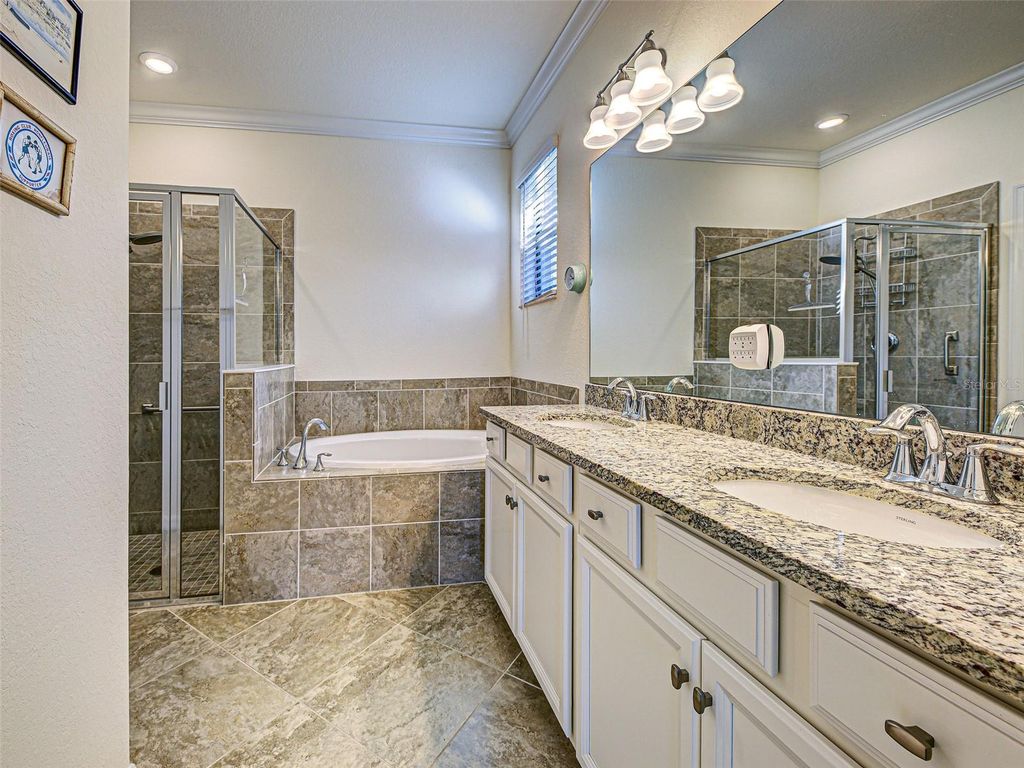 Image 25 of property listing at 12781 CINQUETERRE DRIVE, Venice, FL 34293