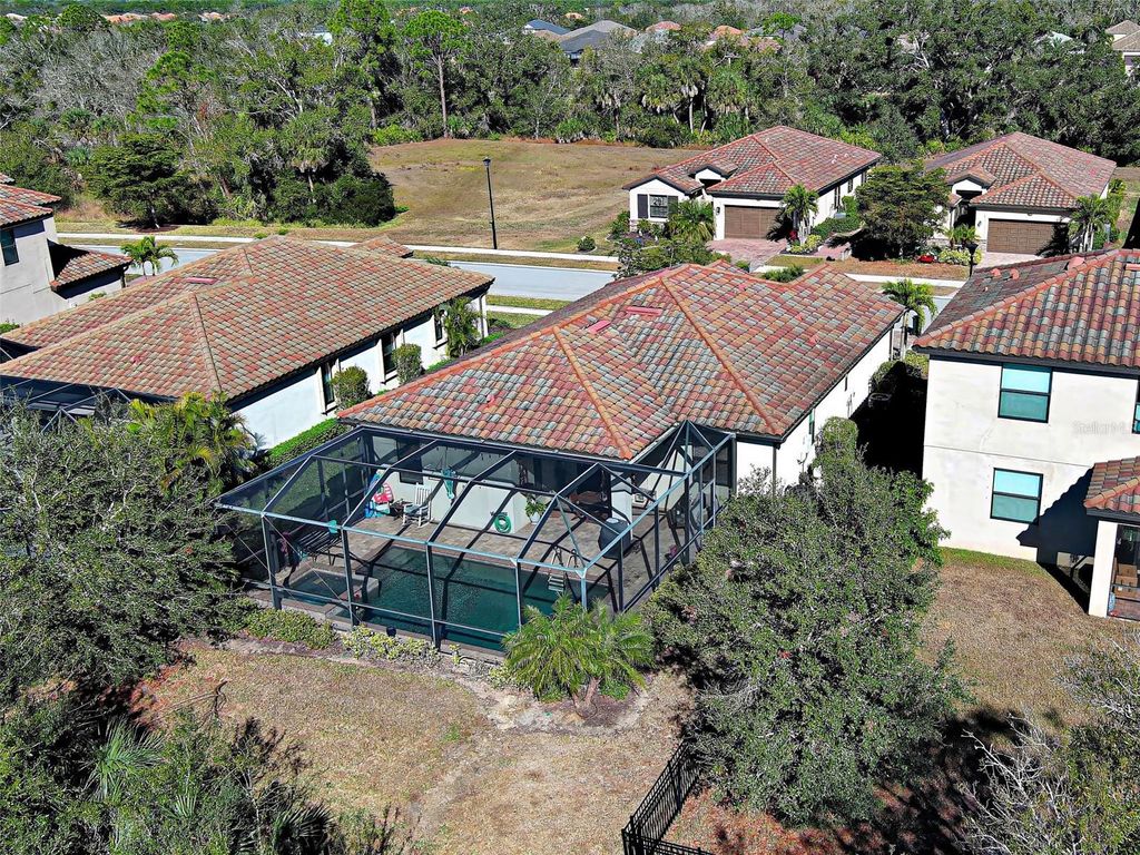 Image 36 of property listing at 12781 CINQUETERRE DRIVE, Venice, FL 34293