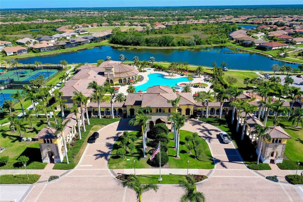 Image 40 of property listing at 12781 CINQUETERRE DRIVE, Venice, FL 34293