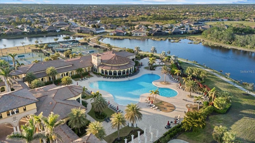 Image 41 of property listing at 12781 CINQUETERRE DRIVE, Venice, FL 34293