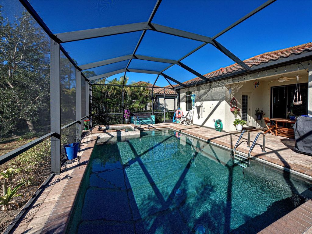 Image 10 of property listing at 12781 CINQUETERRE DRIVE, Venice, FL 34293
