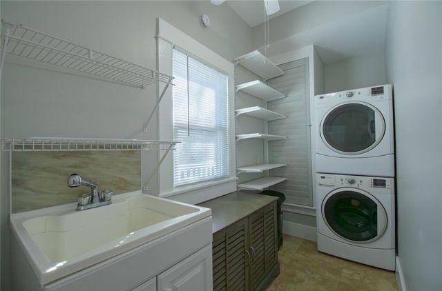 307 E Walnut DR, Austin, TX 78753