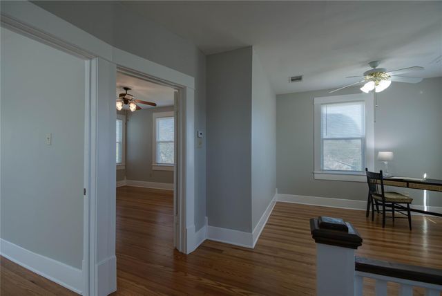 307 E Walnut DR, Austin, TX 78753