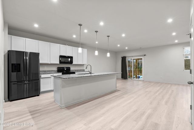 12038 Wooden Trace Dr, Louisville, KY 40229