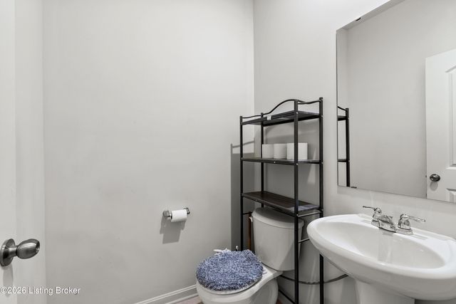 12038 Wooden Trace Dr, Louisville, KY 40229