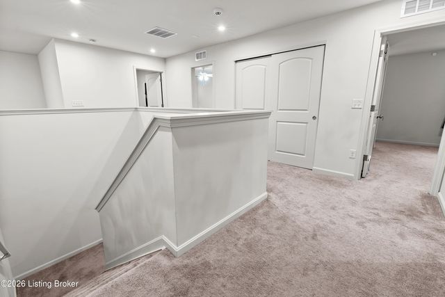 12038 Wooden Trace Dr, Louisville, KY 40229