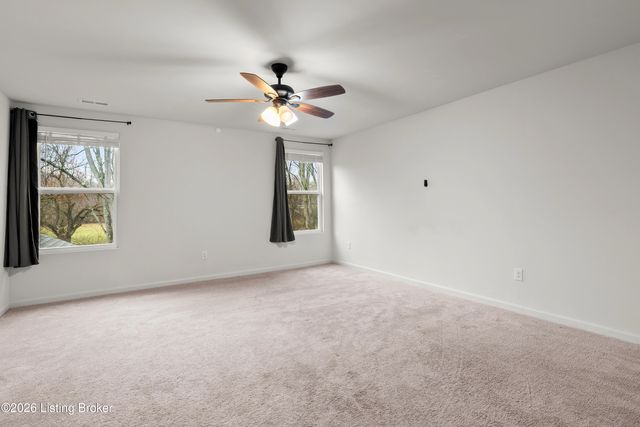 12038 Wooden Trace Dr, Louisville, KY 40229