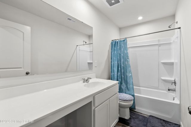 12038 Wooden Trace Dr, Louisville, KY 40229