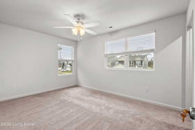 12038 Wooden Trace Dr, Louisville, KY 40229