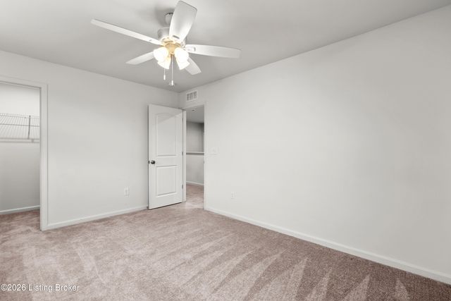 12038 Wooden Trace Dr, Louisville, KY 40229