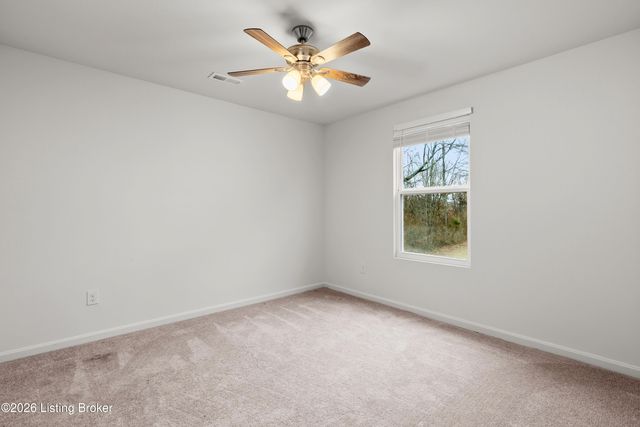 12038 Wooden Trace Dr, Louisville, KY 40229