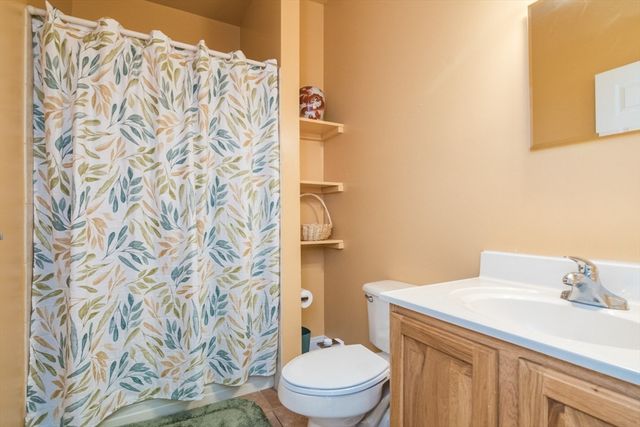 62 Fairview Ave, Northampton, MA 01060