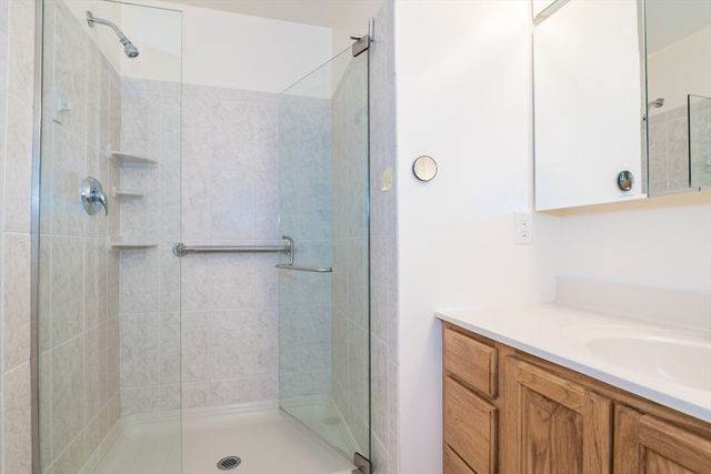 62 Fairview Ave, Northampton, MA 01060