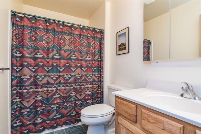 62 Fairview Ave, Northampton, MA 01060