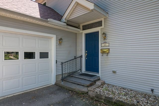 62 Fairview Ave, Northampton, MA 01060