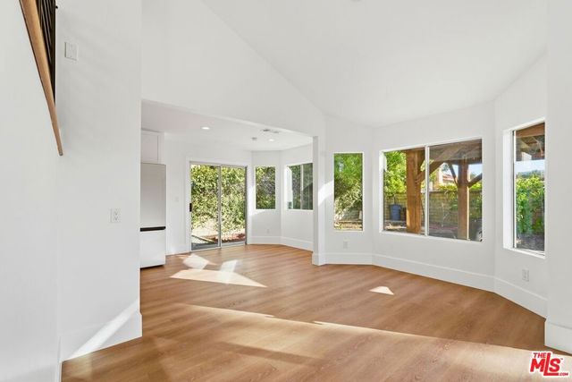 1752 Blossom Court, Newbury Park, CA 91320